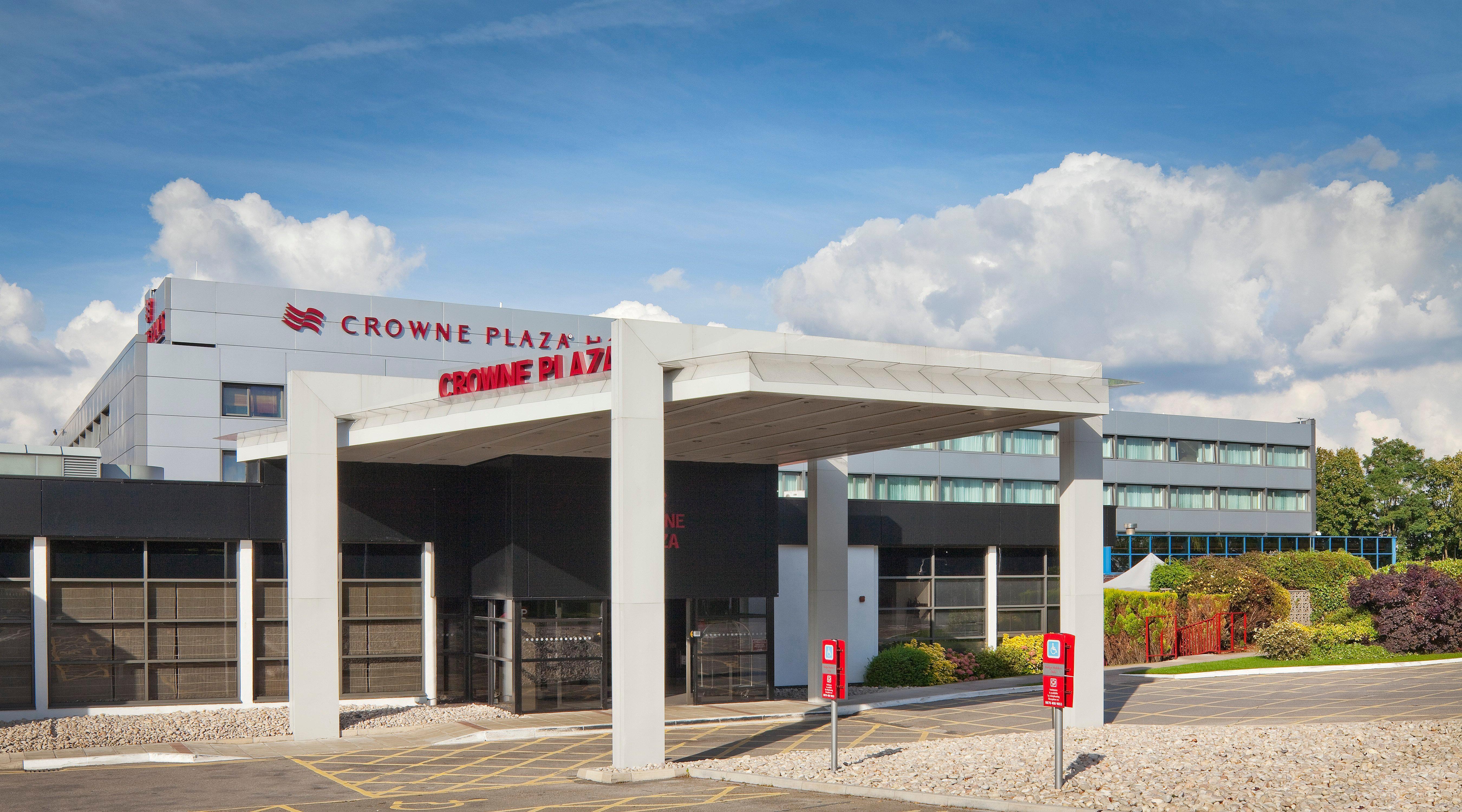 Crowne Plaza Manchester Airport, An Ihg Hotel Hale  Buitenkant foto