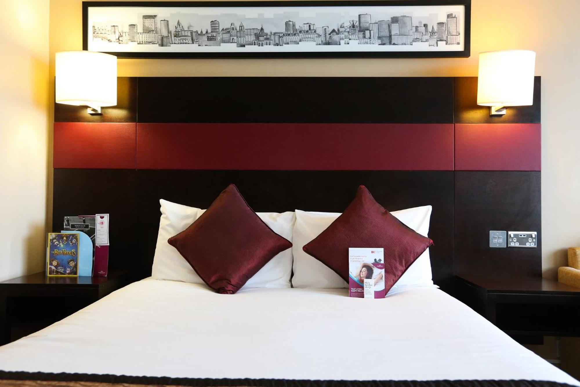 Crowne Plaza Manchester Airport, An Ihg Hotel Hale  Buitenkant foto