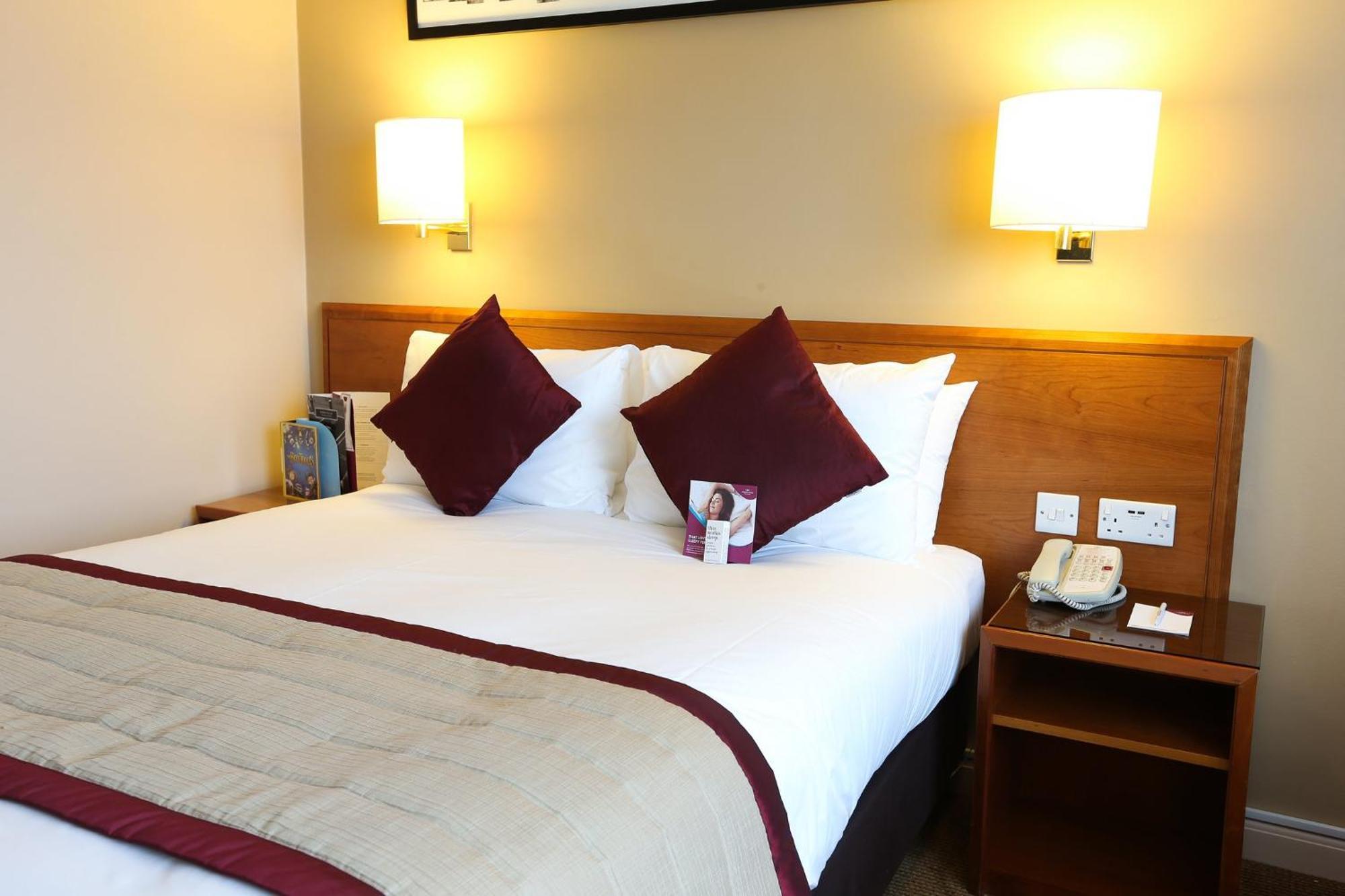 Crowne Plaza Manchester Airport, An Ihg Hotel Hale  Buitenkant foto